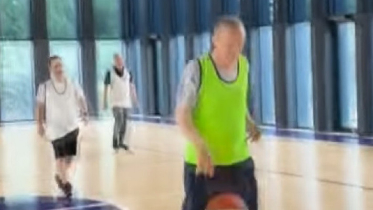 ERDOGAN U NAPADU: Vidite kako pika basket, a ima 69 leta