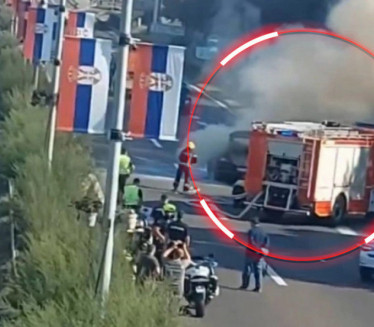 Zapalio se "porše" kod centra Sava - kolaps na auto-putu