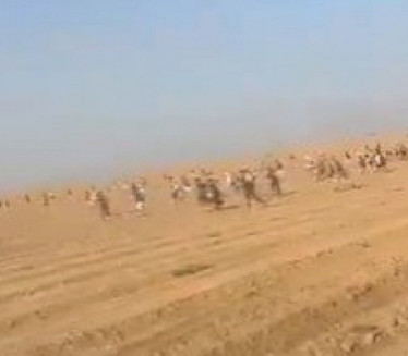DRAMATIČAN SNIMAK: Izraelci beže preko poljana (VIDEO)