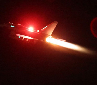 AMERIKA POKRENULA NAPAD: Vazdušni udari na Siriju