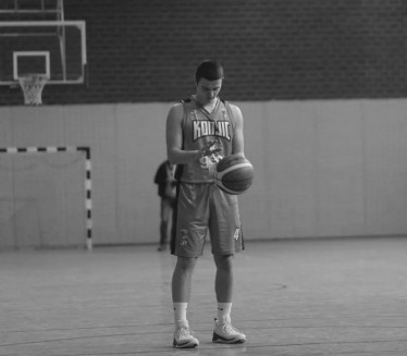TRAGEDIJA POTRESLA REGION: Preminuo mladi košarkaš (23)