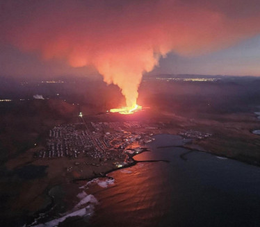 LAVA GUTA GRAD: Pogledjate erupciju vulkana na Islandu VIDEO