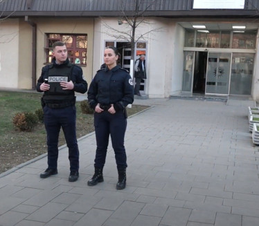 Полиција тзв. Косова опколила српску амбуланту у Приштини
