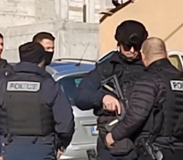 DRAMA U GORAŽDEVACU: Policija pretresa objekat Pošte Srbije