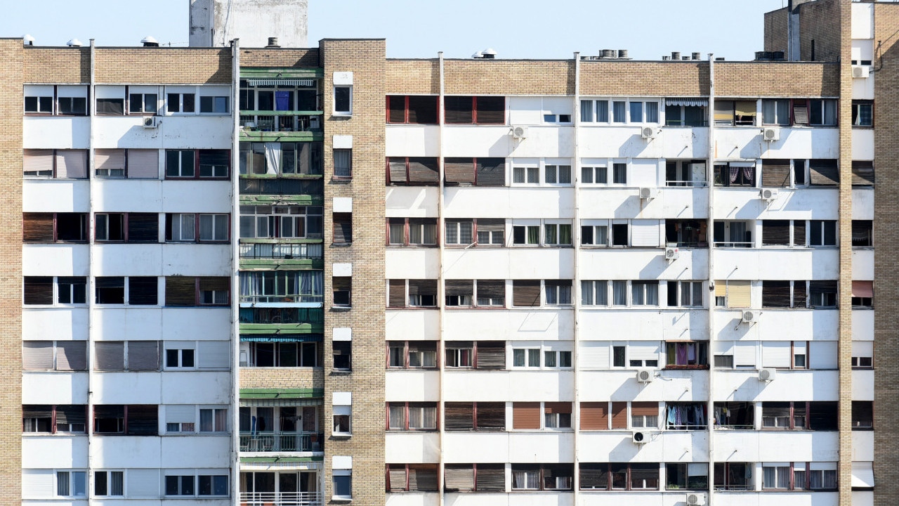 "ZA STANARE VIŠIH SPRATOVA" Hit foto iz zgrade u Beogradu