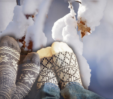 RUSKI TRIK: Kako da vam noge budu tople tokom zime?