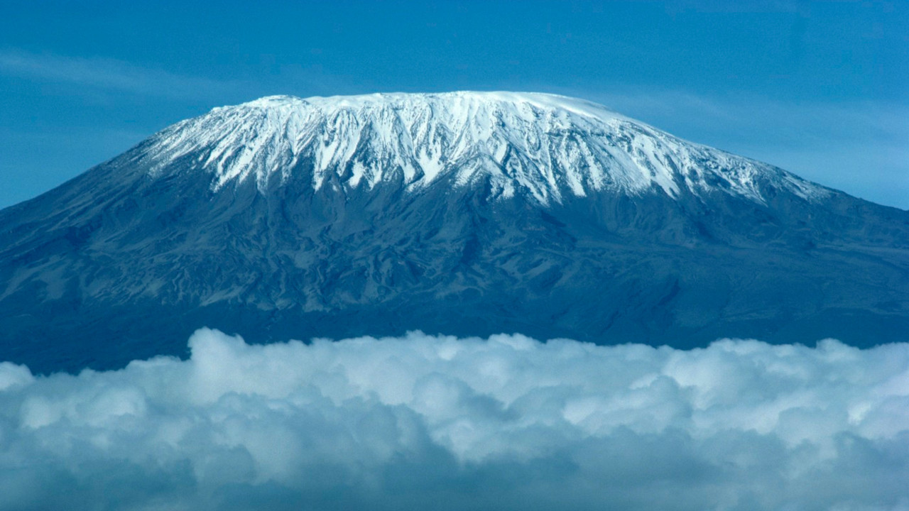 ZBOG DEDINE SMRTI: Osvojio Kilimandžaro hodajući unazad