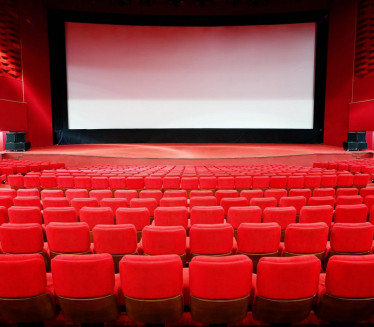 POSTOJI RAZLOG: Zašto su sedišta u bioskopu baš crvene boje