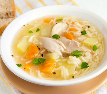 SAVRŠEN TRIK: Kako napraviti ukusnu pileću supu