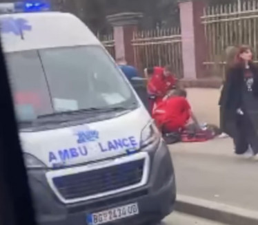 НА РЕАНИМАЦИЈИ: Отпала гума са аутобуса и ударила две жене