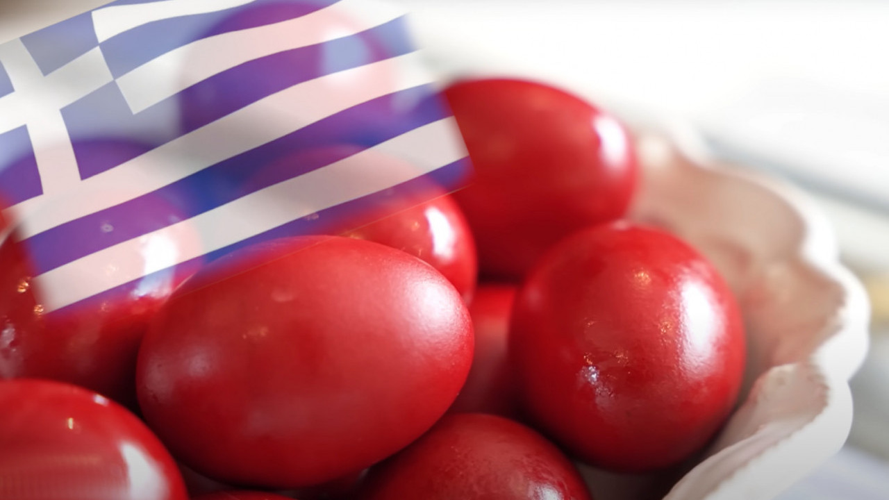 ДА БУДУ ЈАРКО ЦРВЕНА: Како Грци фарбају јаја за Ускрс