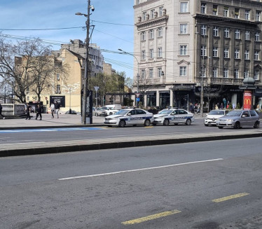 ЛАЖНА УЗБУНА У МОСКВИ: Полиција претражила терен (ФОТО)