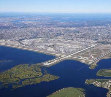 Umalo sudar pet aviona - incident na njujorškom aerodromu